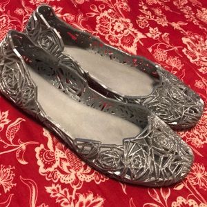 Jelly Silver flats!!
